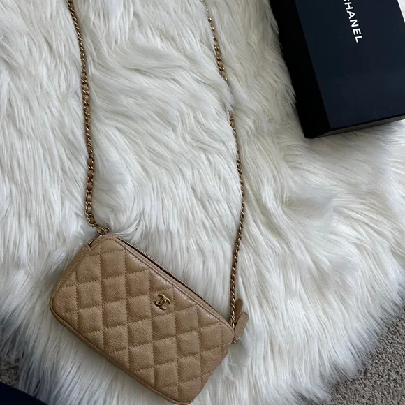 Chanel Caviar Leather Classic Clutch with Chain - Picture 5 of 13